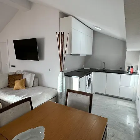 Апартаменти Banus Hause
