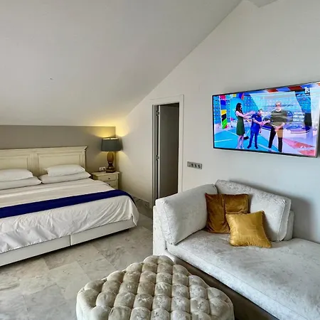 Banus Hause *