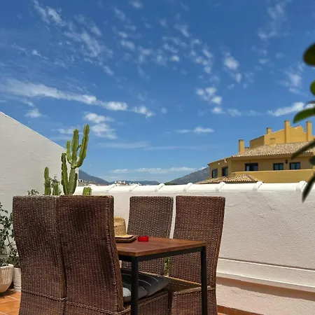 Banus Hause Apartament *