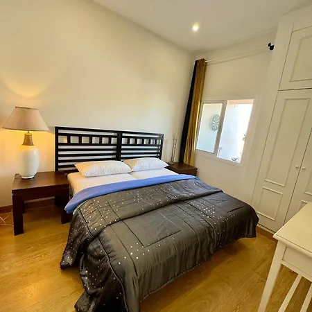 公寓 Banus Hause *